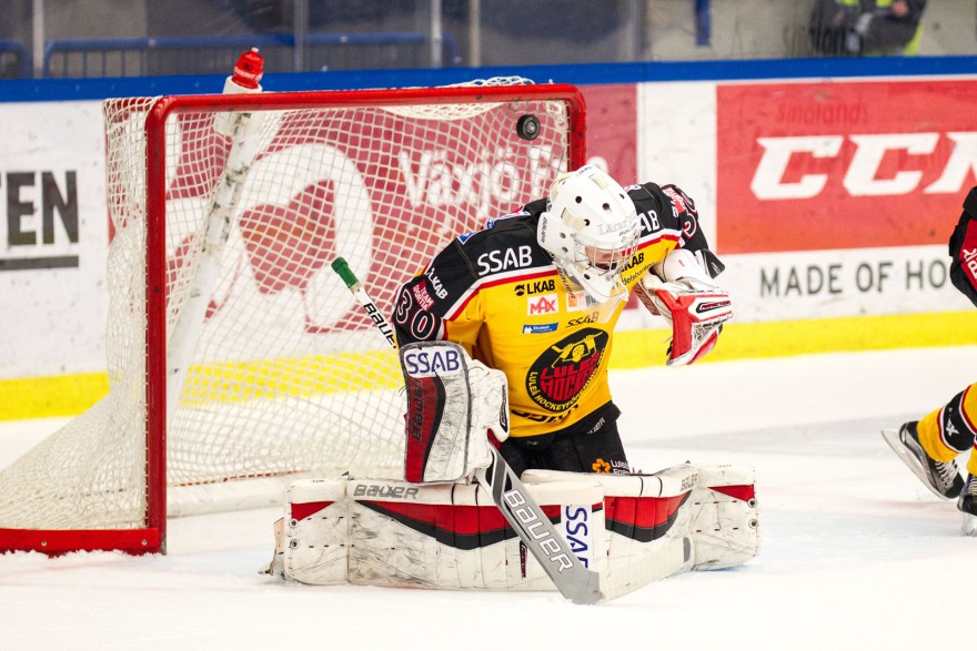 Ilkka Heikkinen pricksköt 3-0 i krysset bakom Filip Gustavsson i Luleåmålet